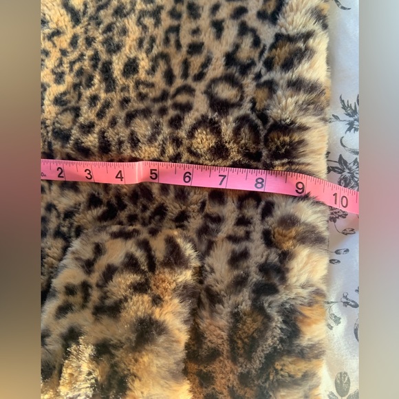 Like new faux fur wrap/ scarf - Picture 5 of 5